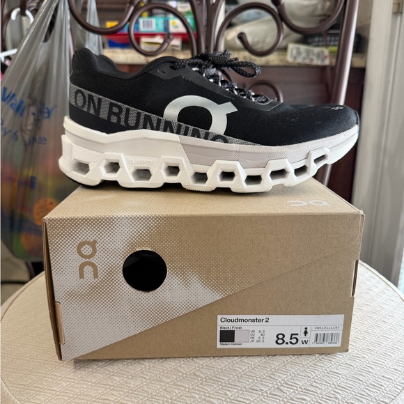 ON Women's Cloudmonster 2 Shoes - Picture 2 of 11